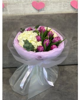 Мікс гортензії та тюльпанів